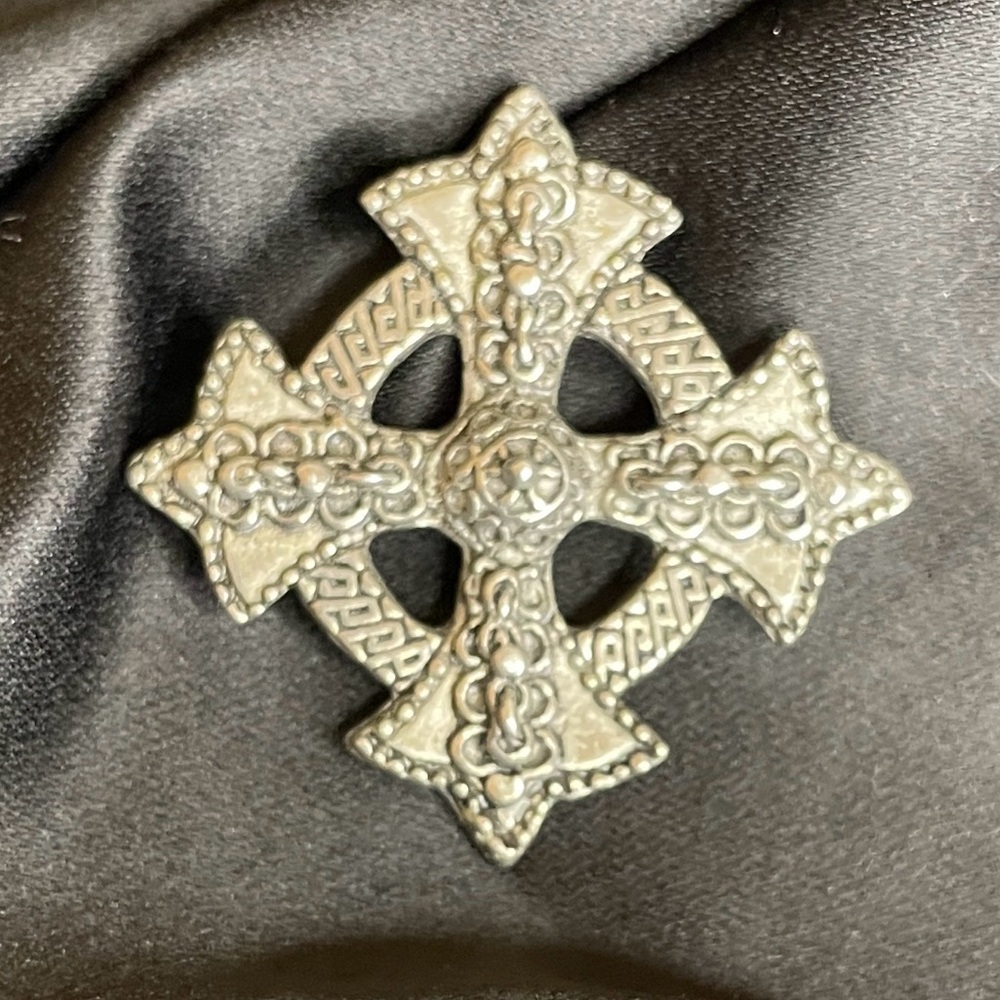 Vintage ST. JUSTIN COMPANY OF CORNWALL Pewter Celtic Cross Brooch